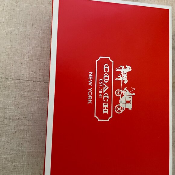 NWOT Classic Coach Madison Line Wallet (Salmon) - Picture 6 of 6